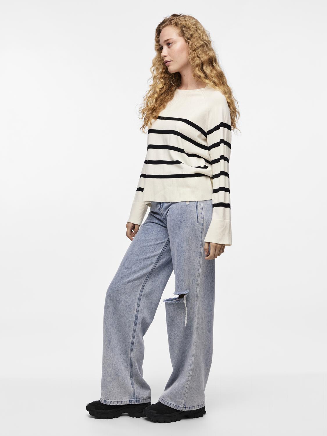 model_shot-front_full